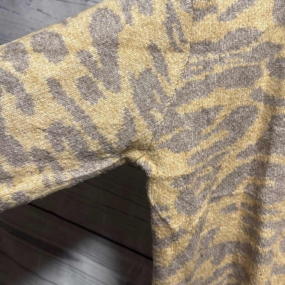 Miss Lulo Sweater - Picture 4 of 7